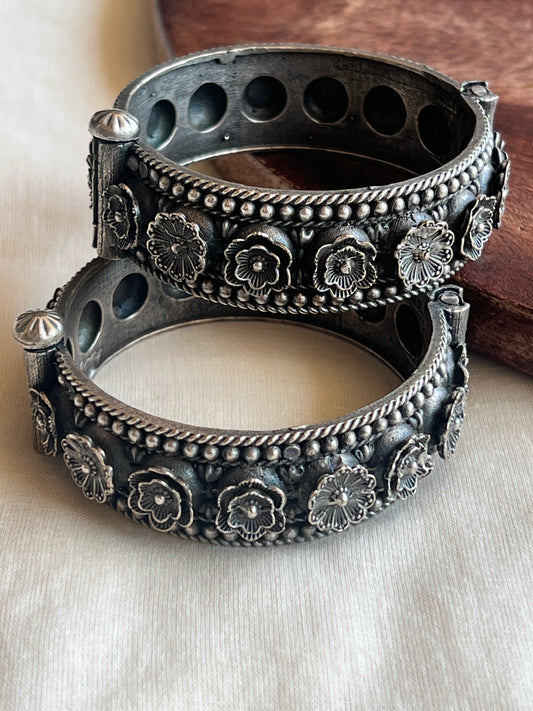 Oxidised flower bangle
