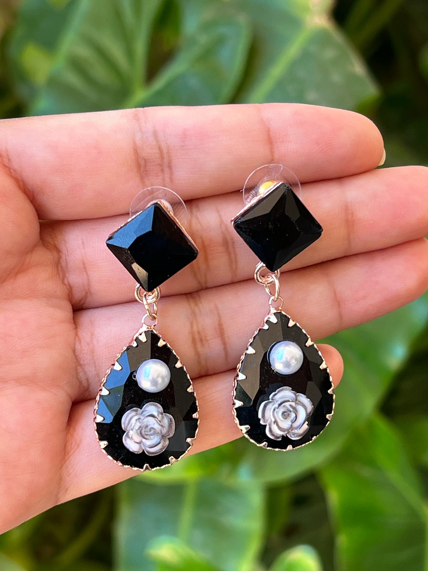 Glass stone earrings