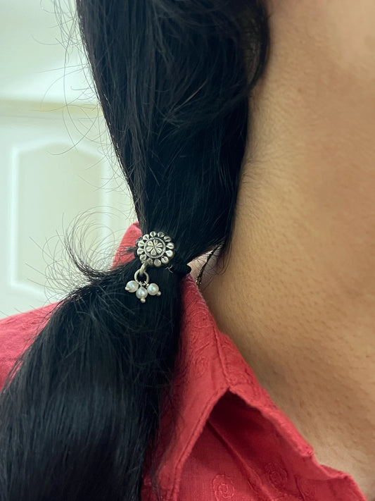 Oxidised flower hair band