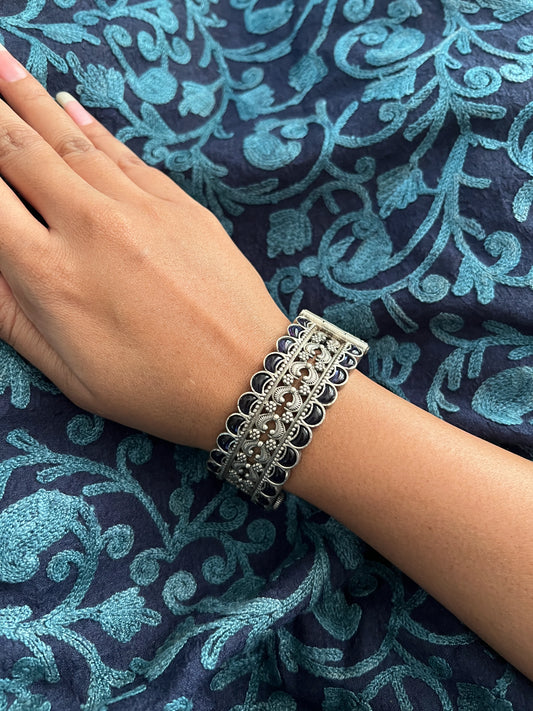 Blue stone openable bangle