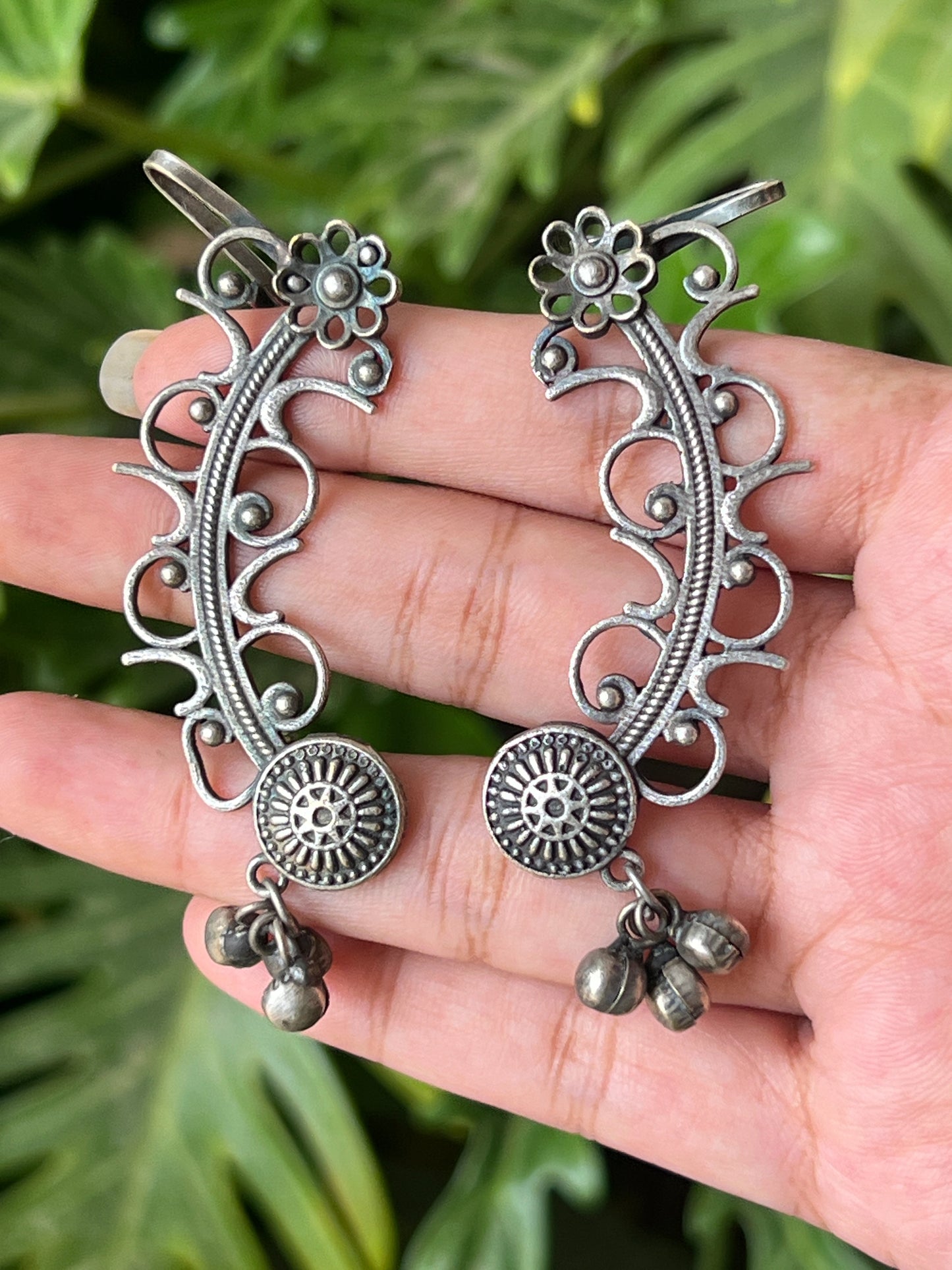 Ear cuff