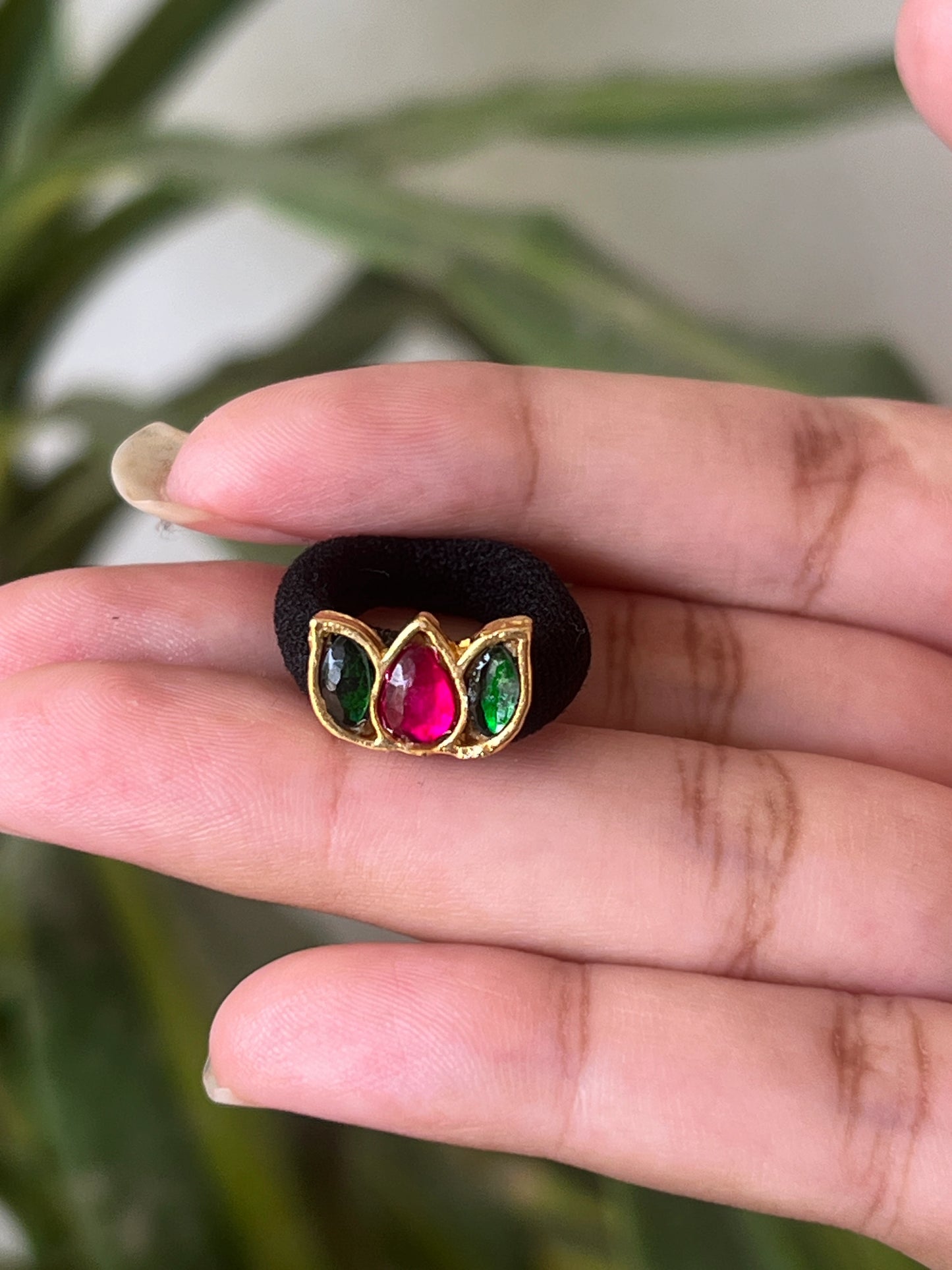 Jadau lotus (green red)