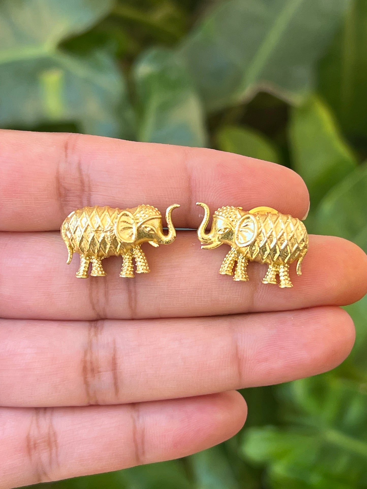 Elephant studs