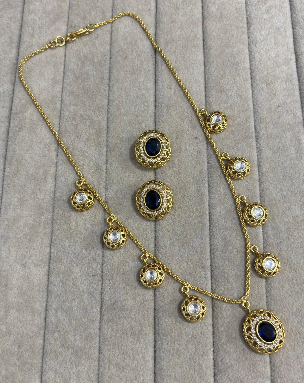 Fancy chain set