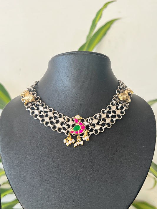 Dual tone necklace