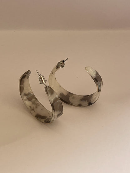 Marble black hoops