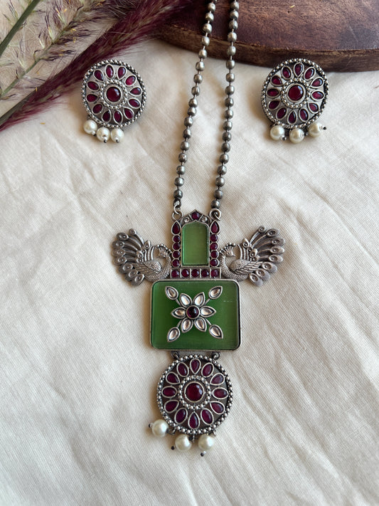 Oxidised green stone pendant set