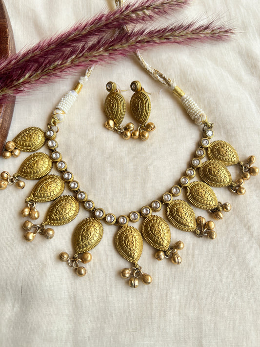 Antique gold  polish necklace set