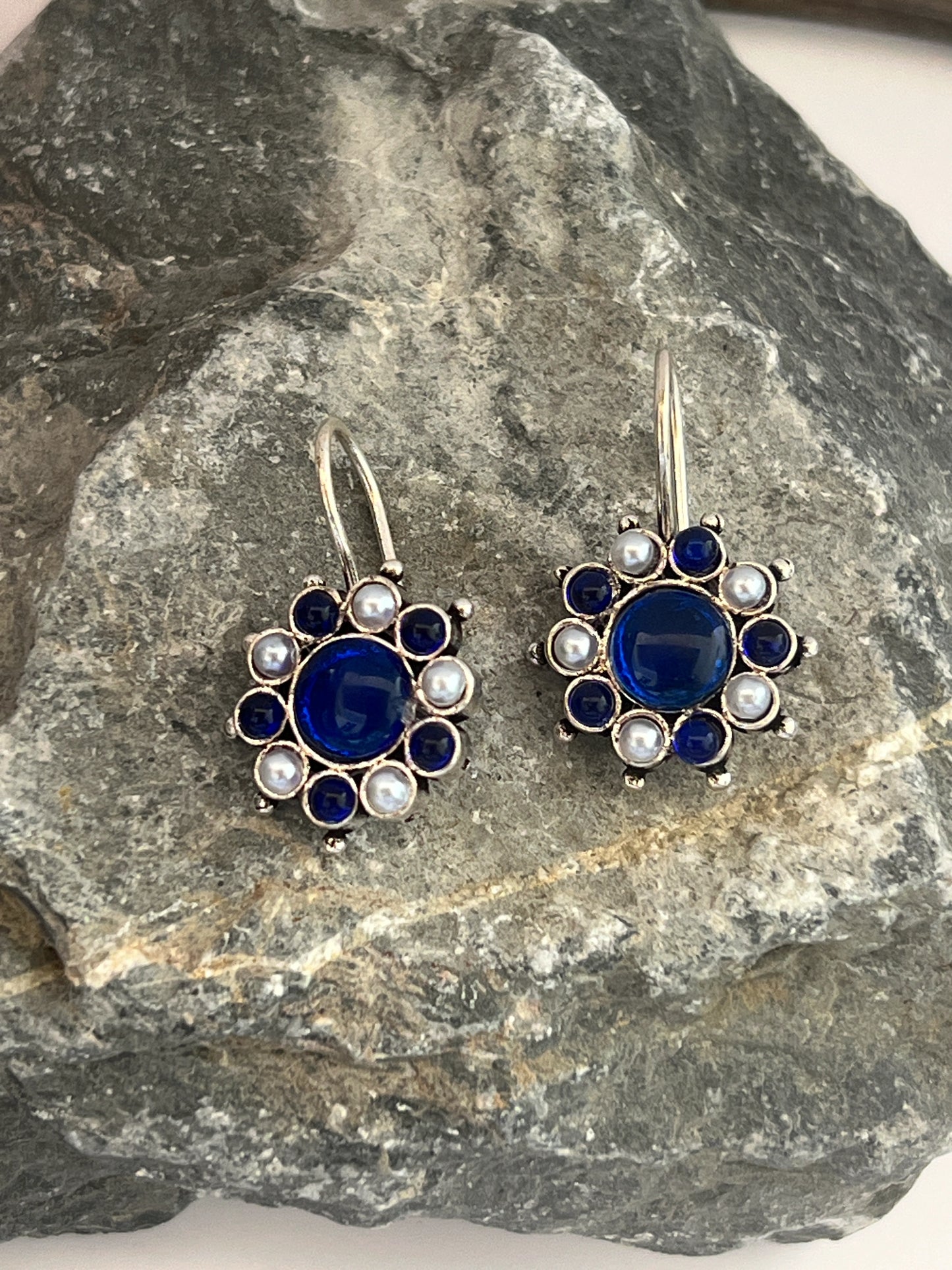 Daily wear earrings