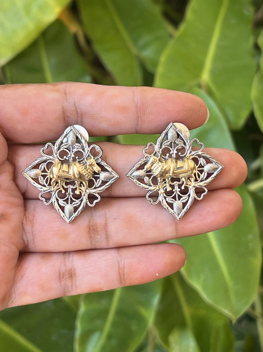 Dual tone cow studs