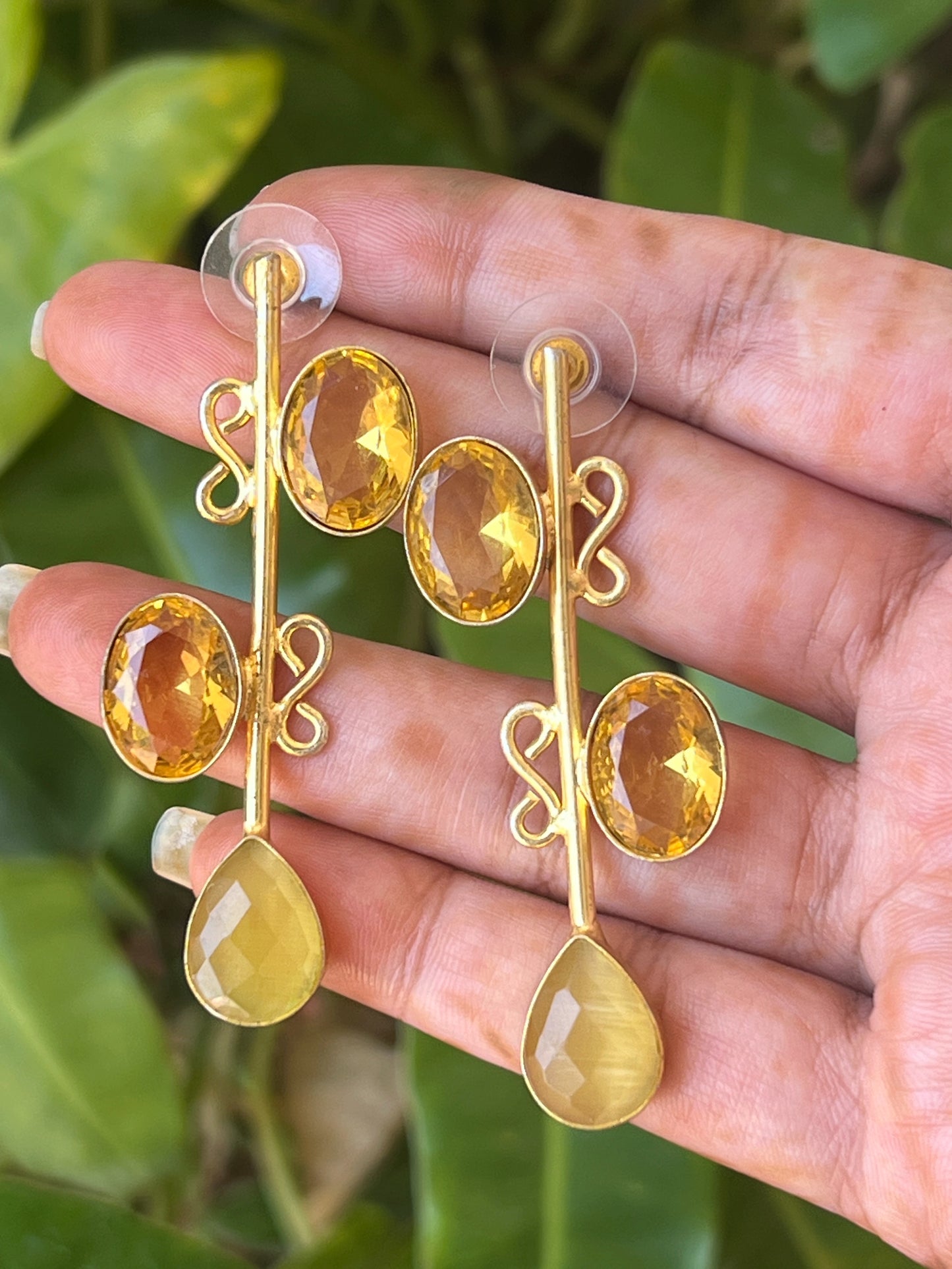 Yellow stone gold earrings