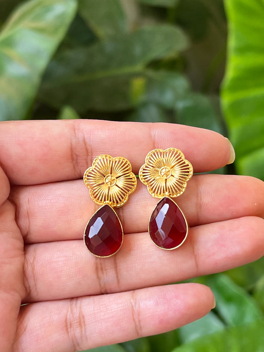 Flower red stone earrings
