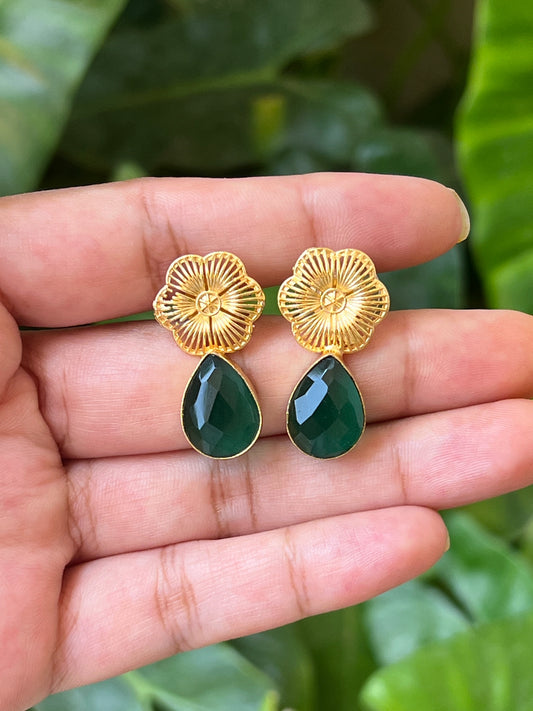 Flower green stone earrings