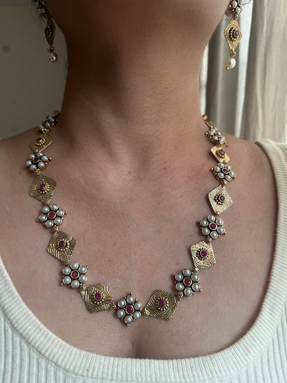 Single layer necklace set Red