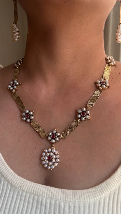 Single layer necklace set Red