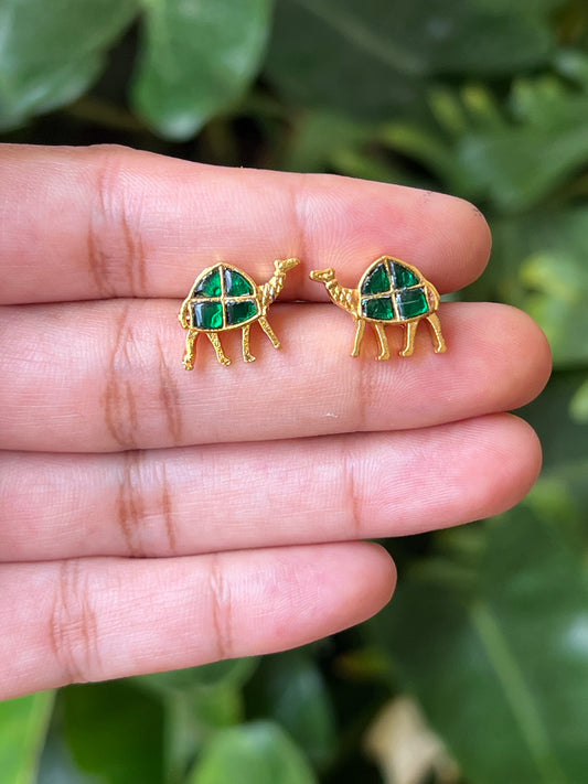camel studs (green)