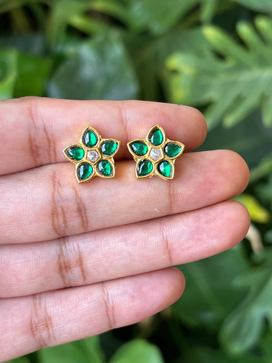 Flower studs  (green&white)