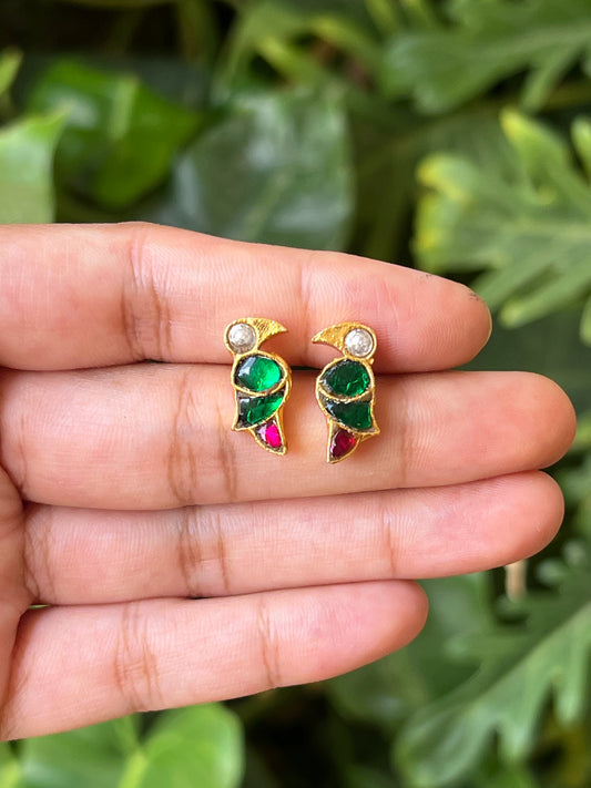 parrot studs (green)