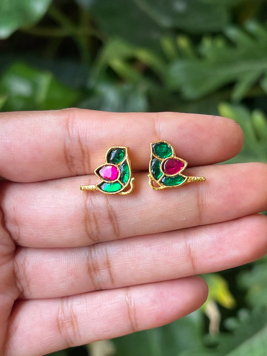 bird studs (red,green)