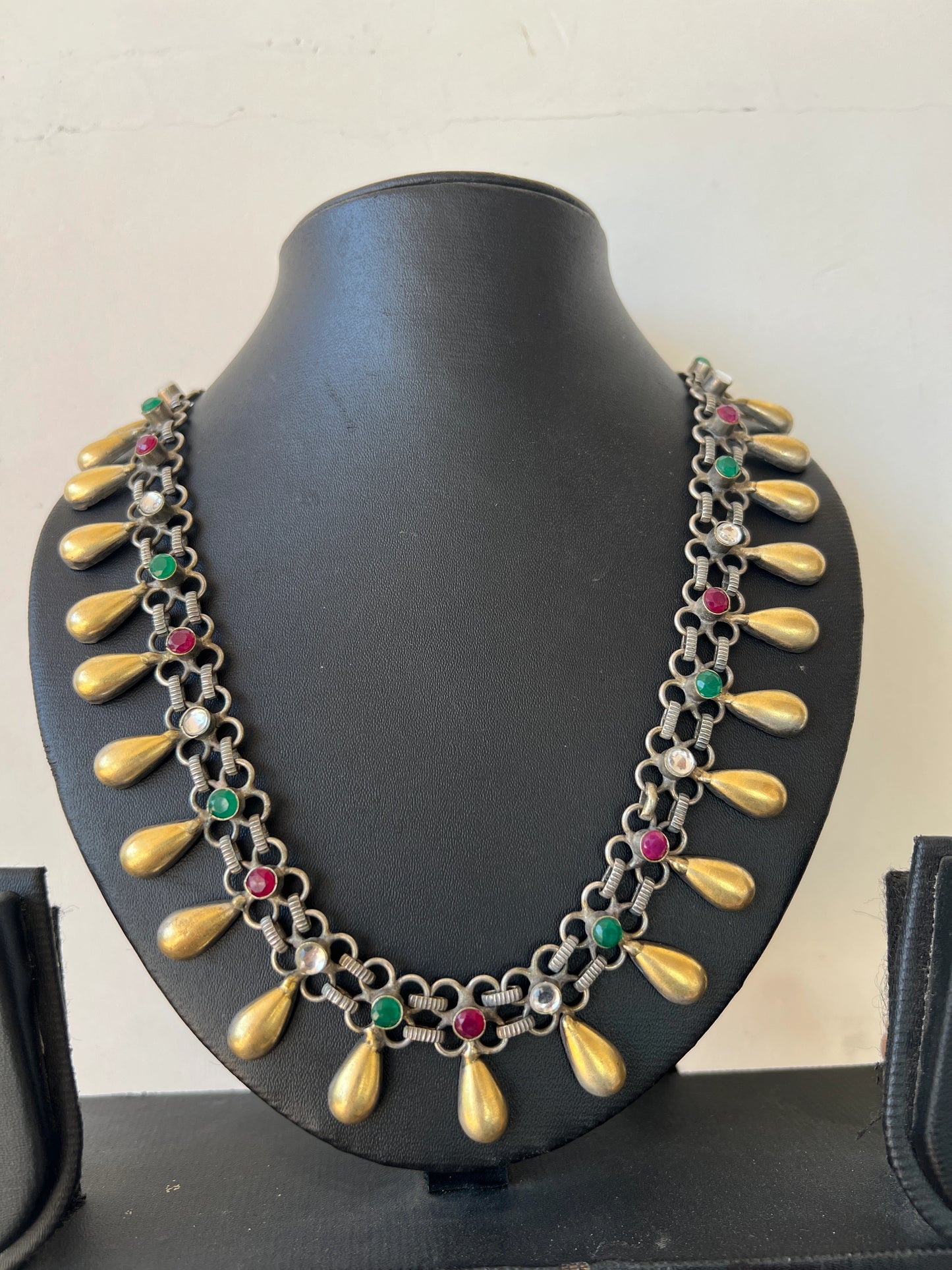 Dual tone necklace