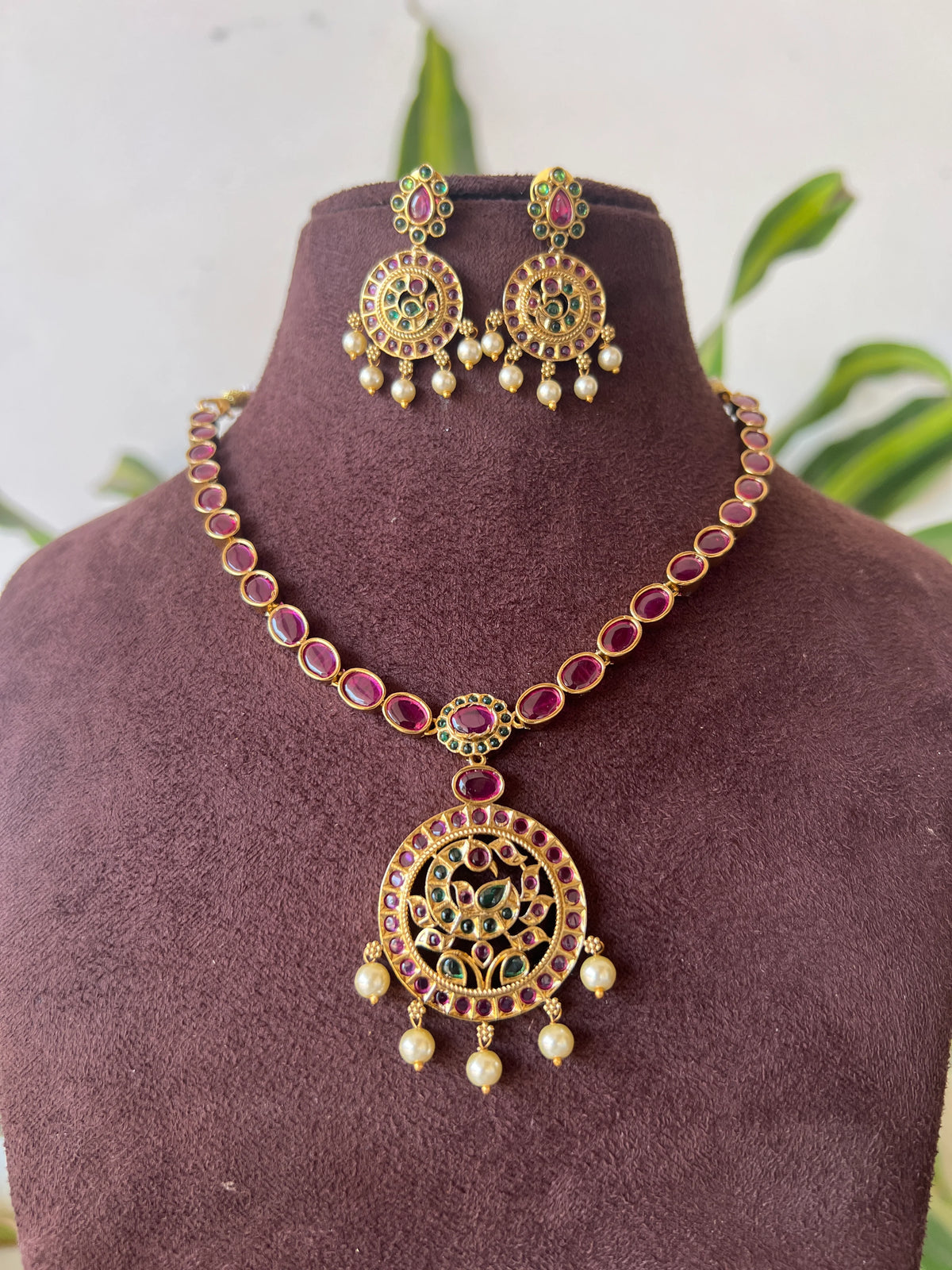 Gold Polish necklace