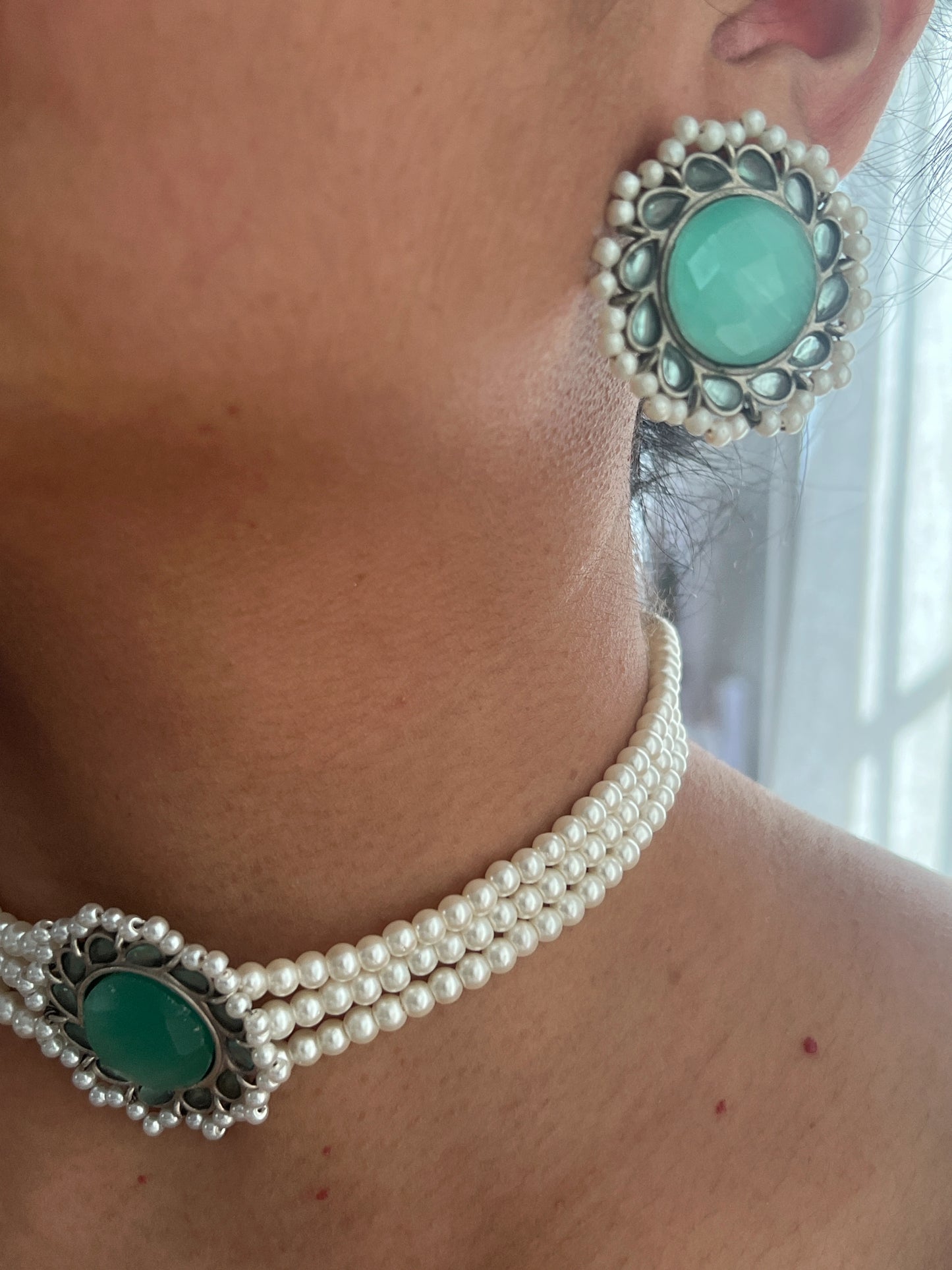 Oxidised pearl choker (mint)