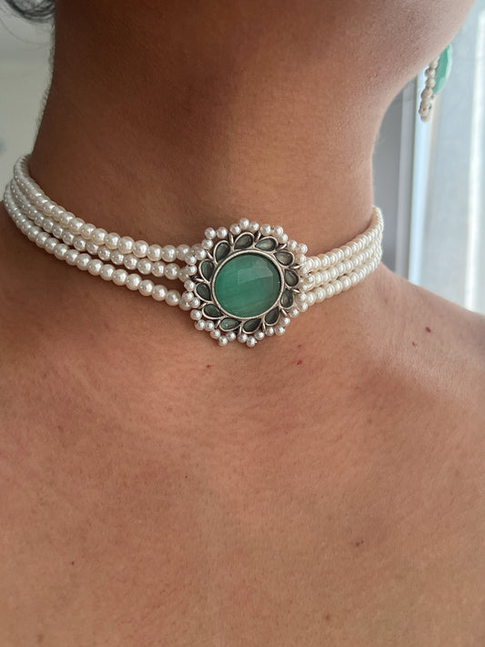 Oxidised pearl choker (mint)