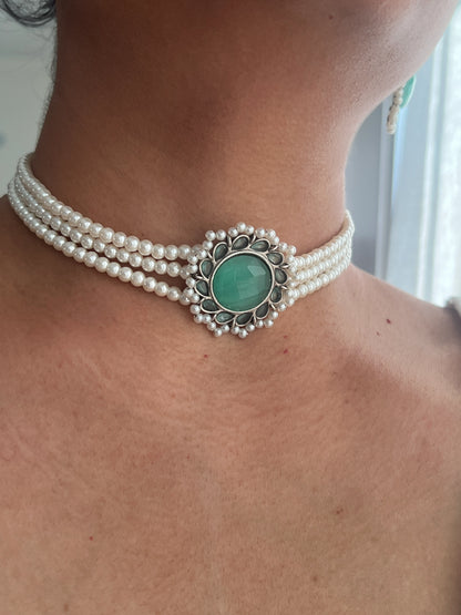 Oxidised pearl choker (mint)