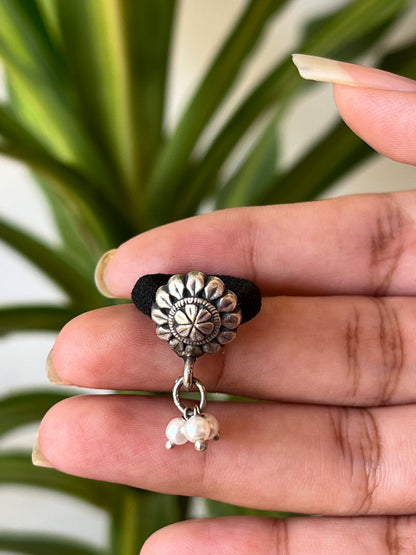 Oxidised flower hair band