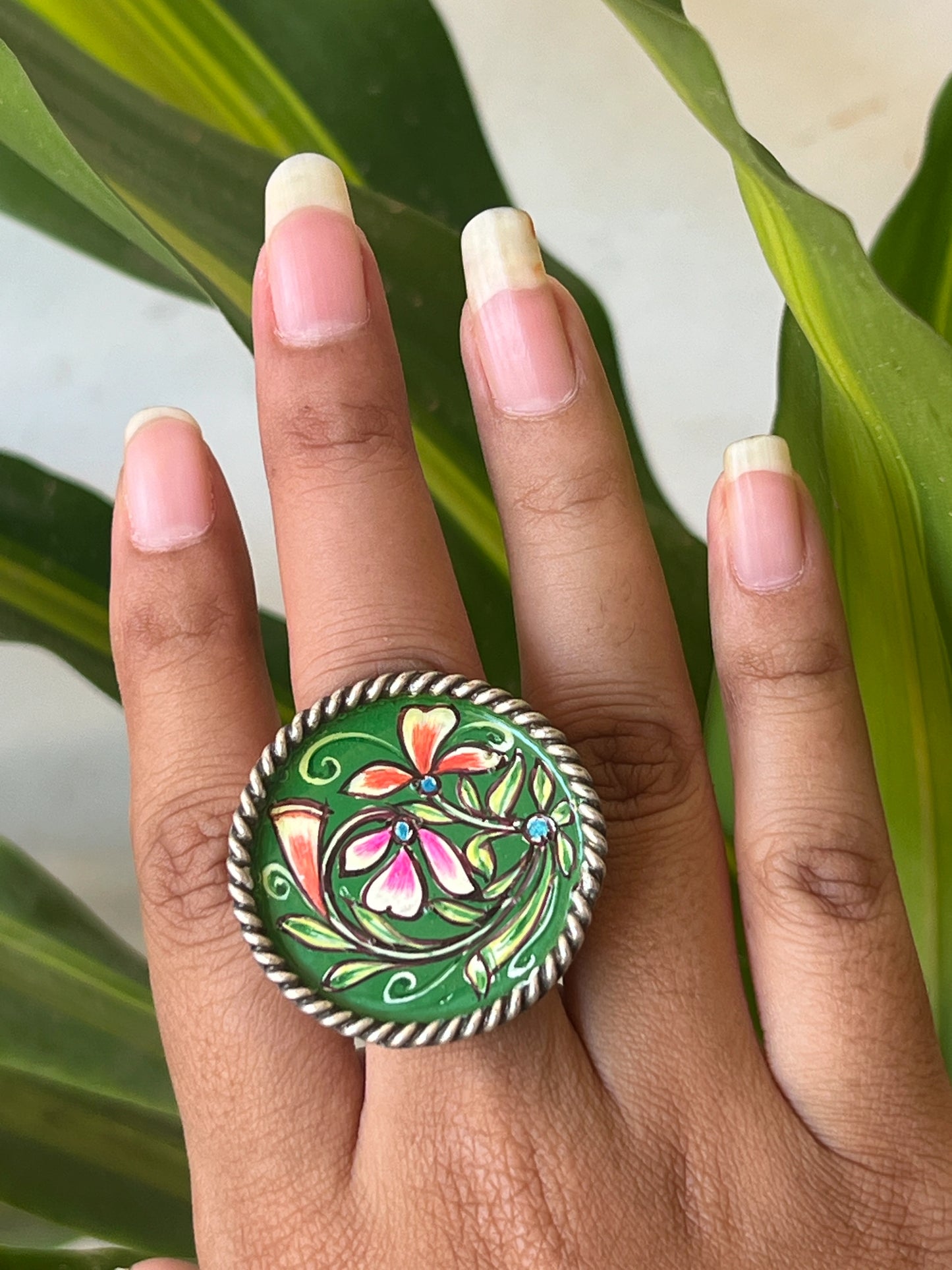 Handpainted finger ring
