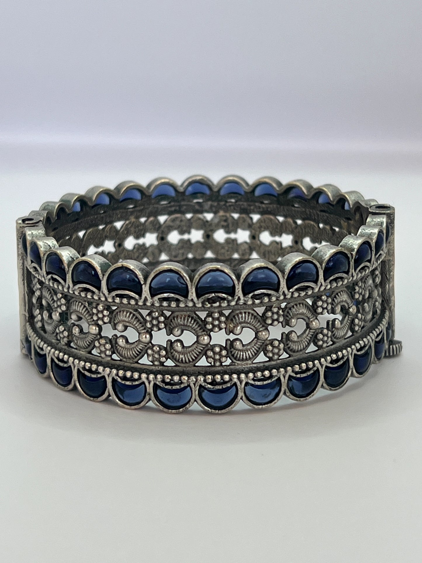 Blue stone openable bangle