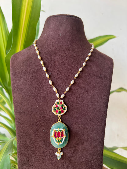 kundhan necklace