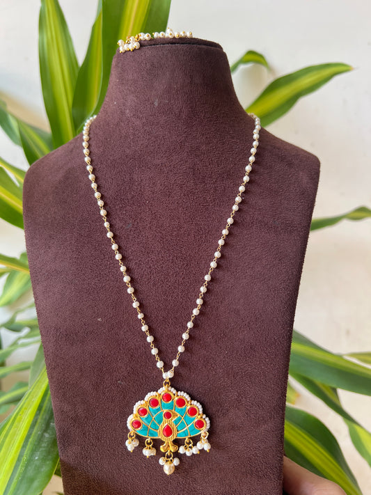 Gold Polish necklace set