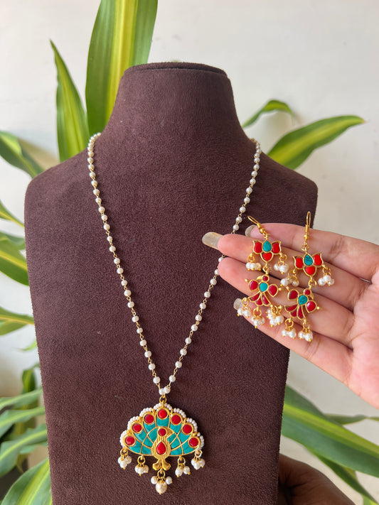 Gold Polish necklace set