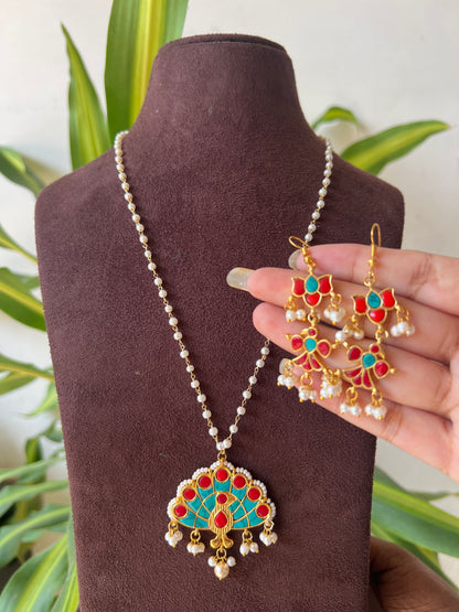 Gold Polish necklace set