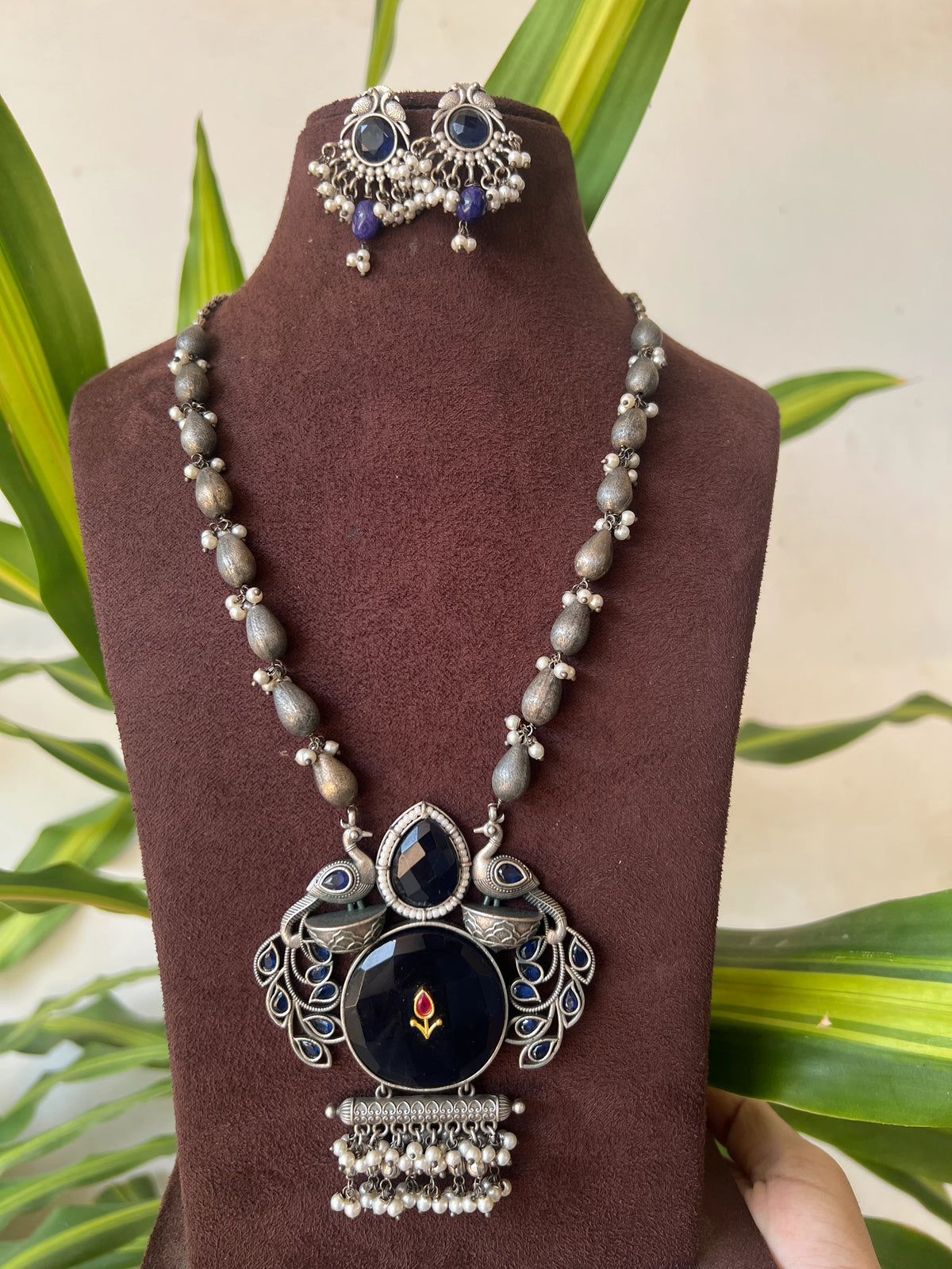 Dual tone necklace set