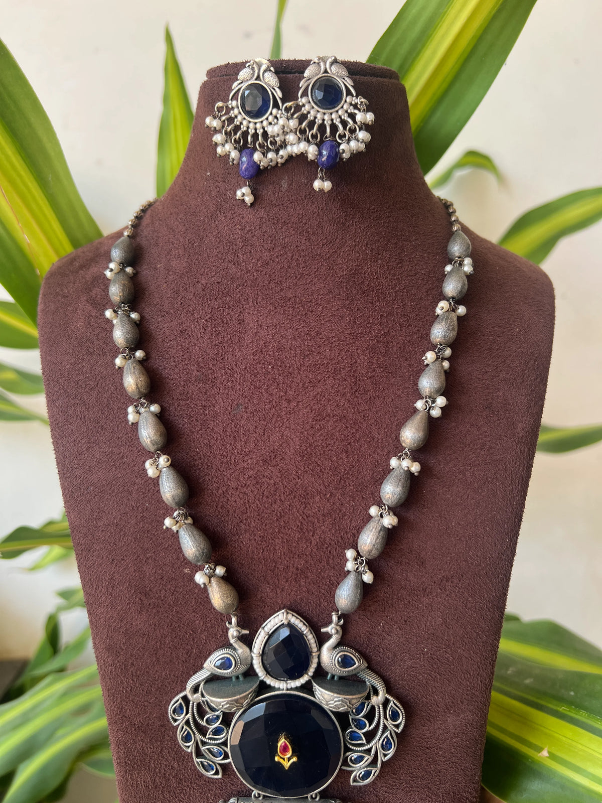 Dual tone necklace set