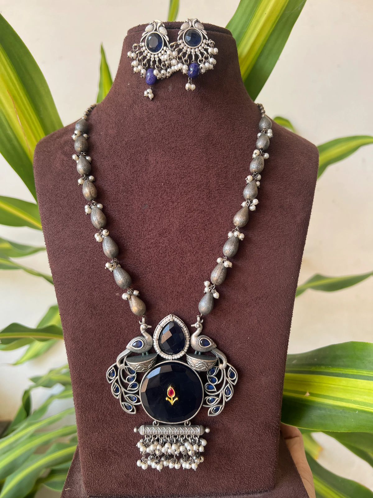 Dual tone necklace set