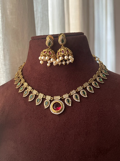 Stone necklace set