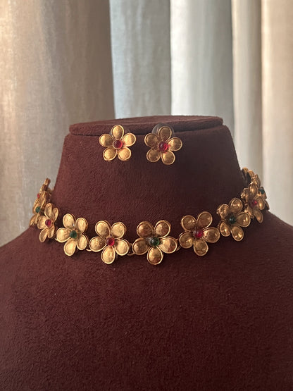 Flower necklace set