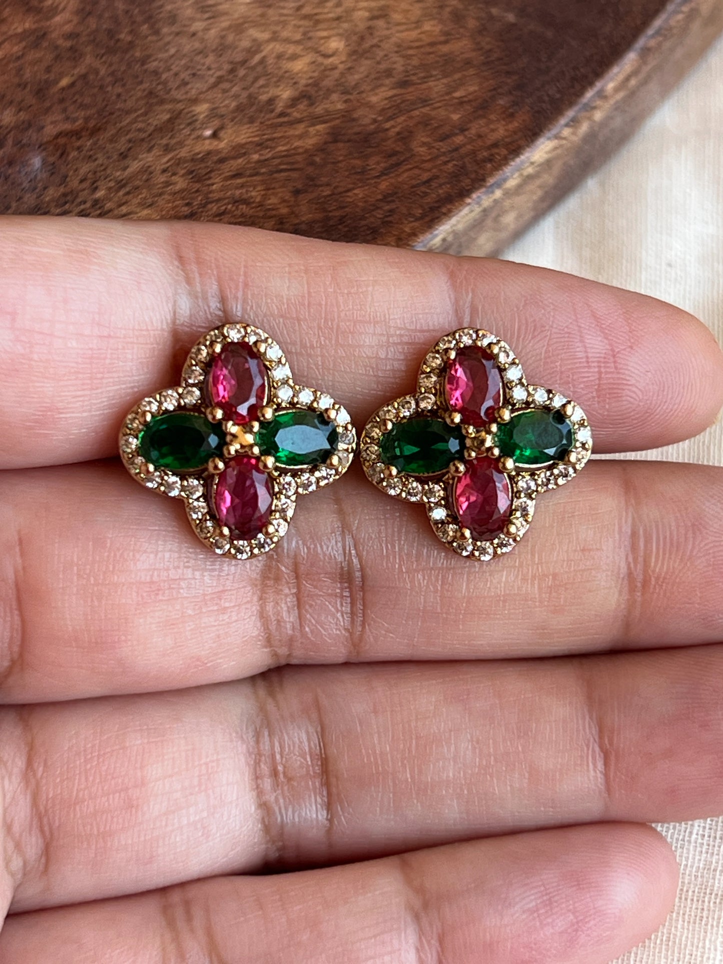 Multi stone studs
