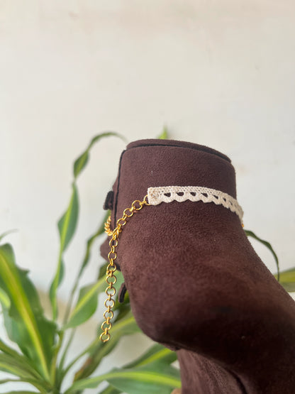 Lotus choker