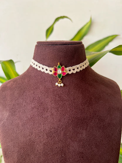 Lotus choker