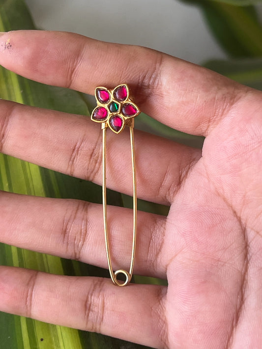 saree pins