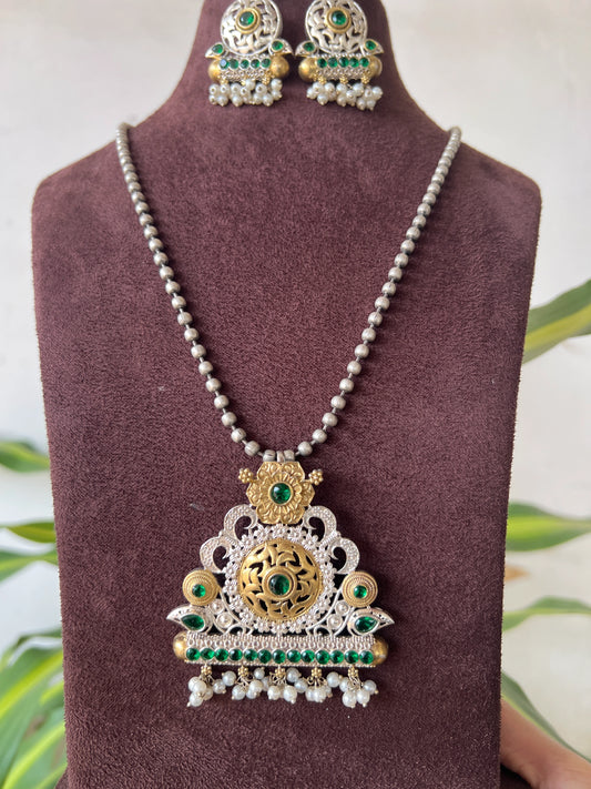 Dual tone necklace