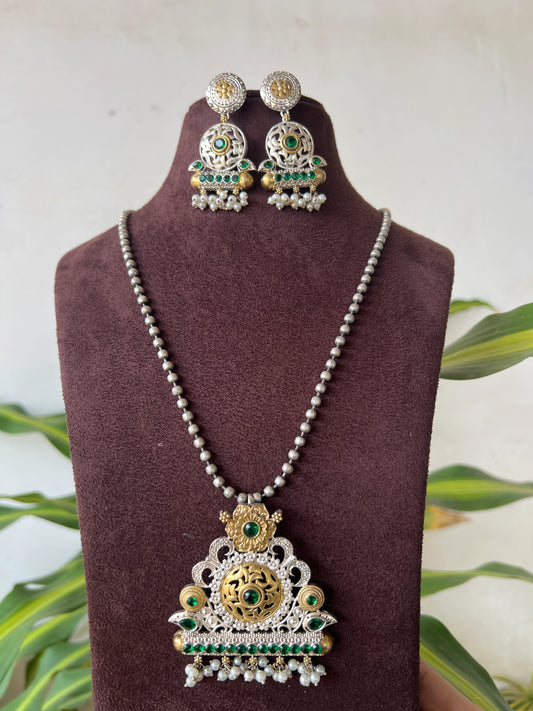 Dual tone necklace