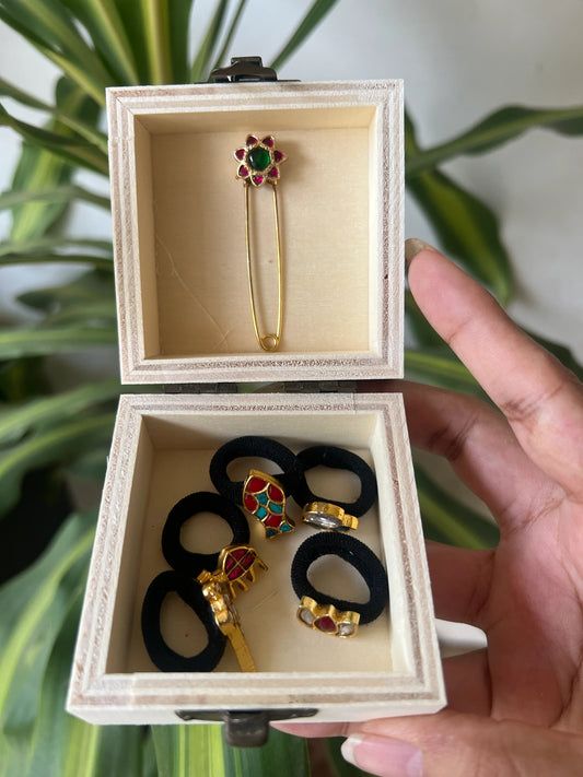 MYSTERY BOX (get any 5 random kundhan hair bands and 1 saree pin)