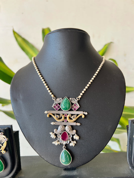 Dual tone necklace