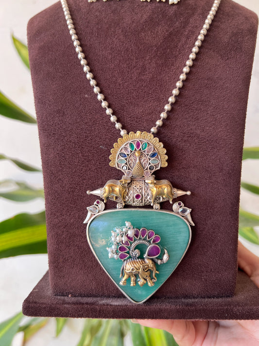 Dual tone necklace