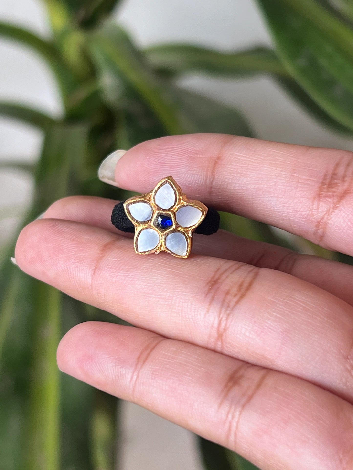 Jadau MOP blue flower hair band